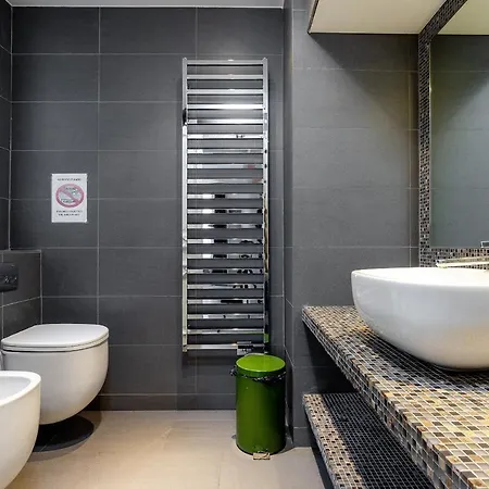Private Flat With Eiffel Tower View Апартаменты *