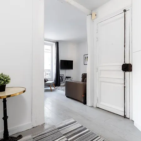 Private Flat With Eiffel Tower View Апартаменты Париж