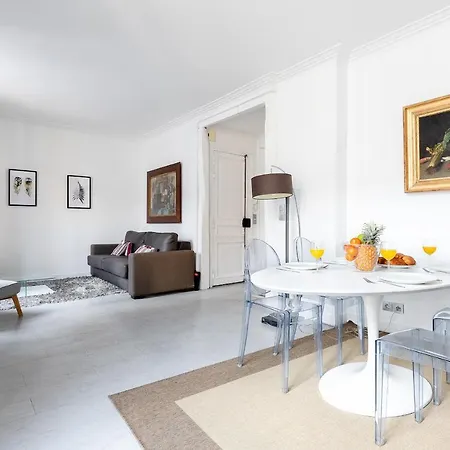 Private Flat With Eiffel Tower View Апартаменты Париж