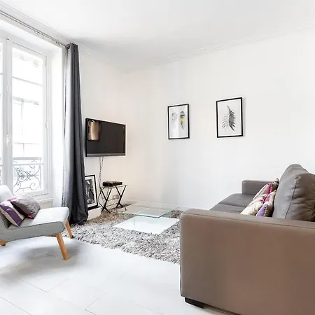 Private Flat With Eiffel Tower View Апартаменты